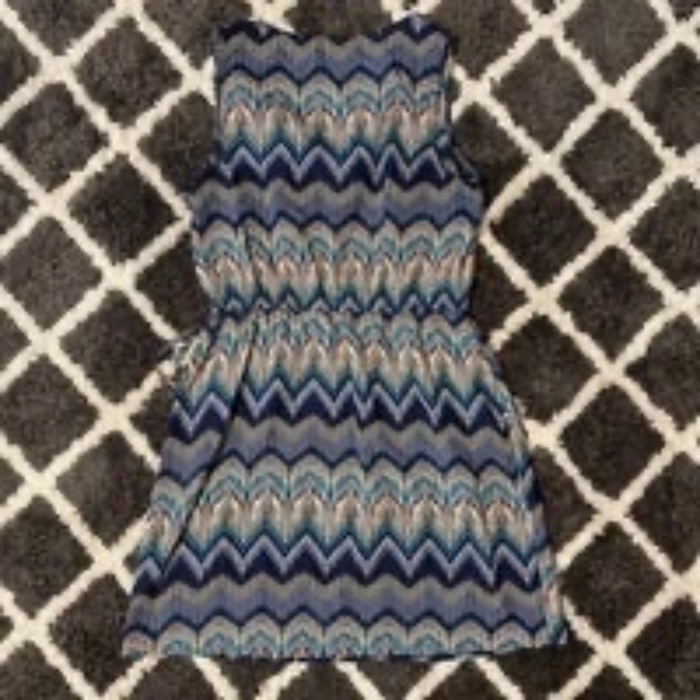 Dress - Picture 5 of 5